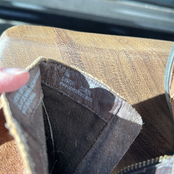 Born genuine leather bootie, rubber sole size 8 - Picture 13 of 14